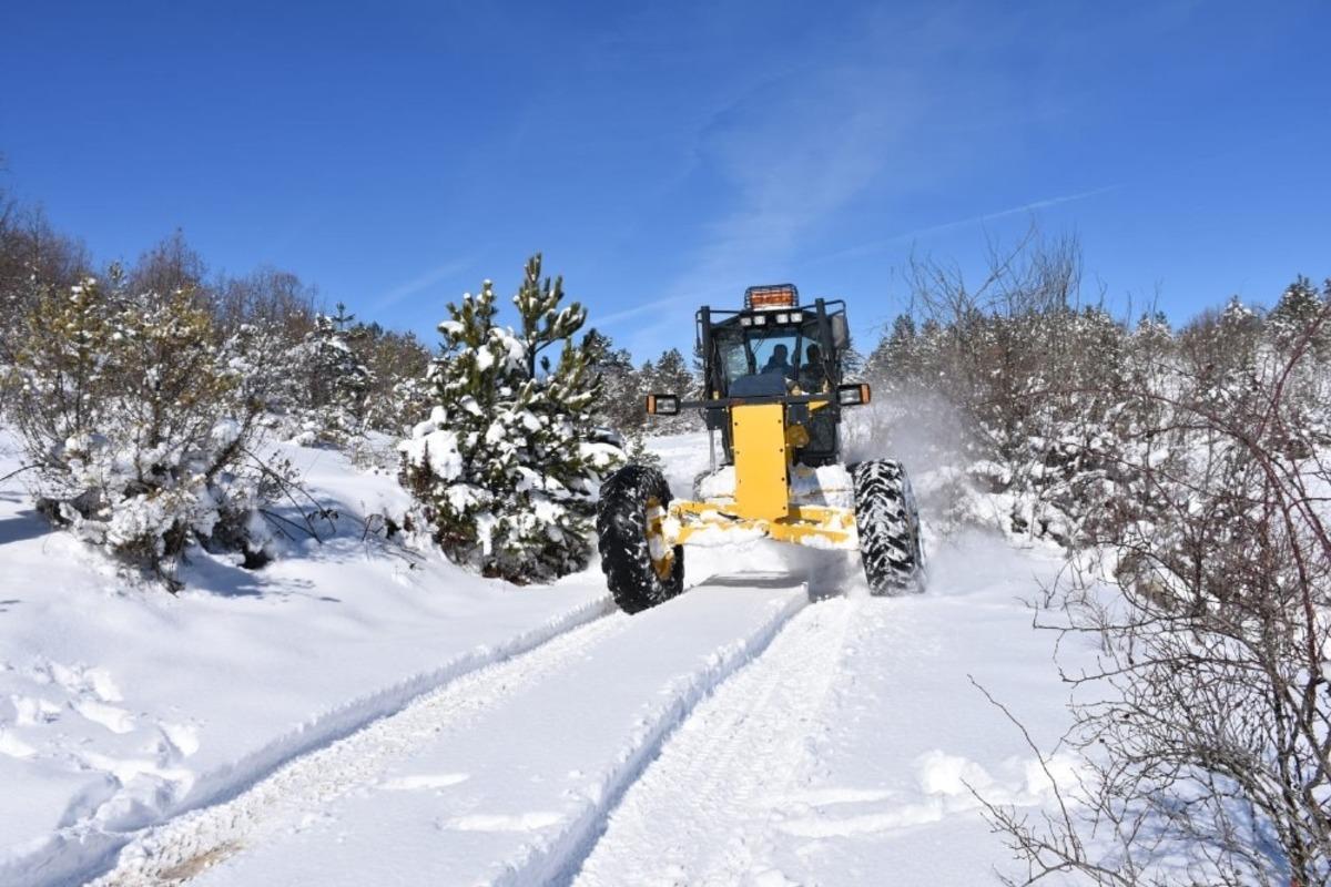 Karab&uuml;k&rsquo;te 3 bin 810 km k&ouml;y yolu ulaşıma a&ccedil;ıldı