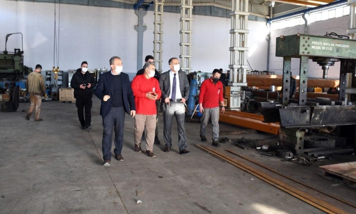 Vali &Ccedil;uhadar&rsquo;dan yılın ahisine ziyaret