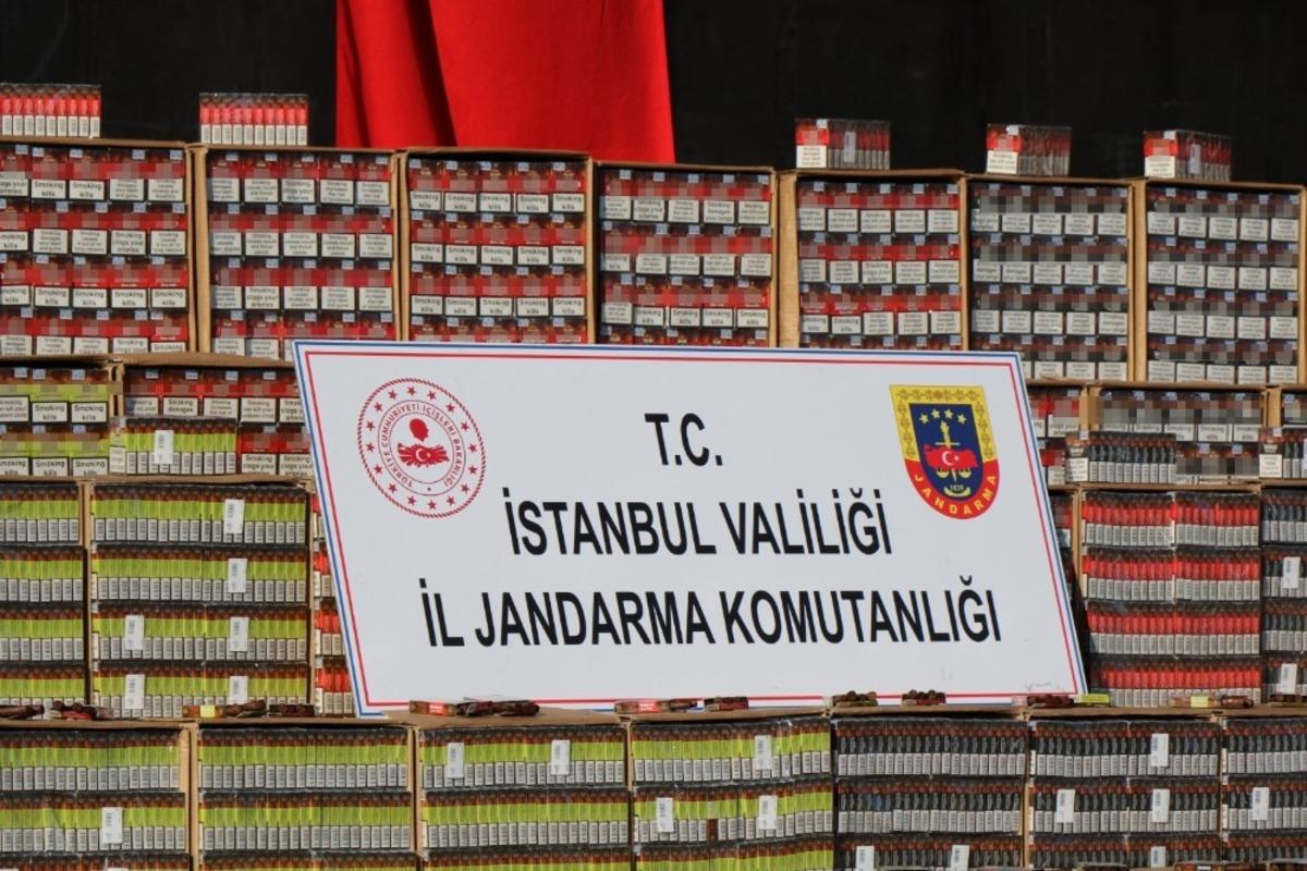 Jandarmadan operasyon: 8 milyon lira değerinde ka&ccedil;ak puro ele ge&ccedil;irildi
