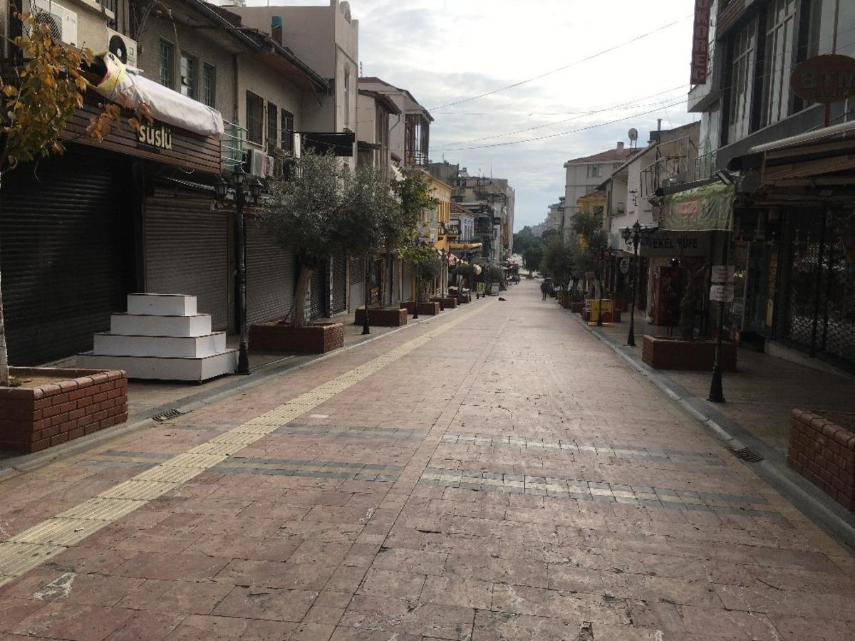 Aydınlılar kısıtlamaya uyuyor