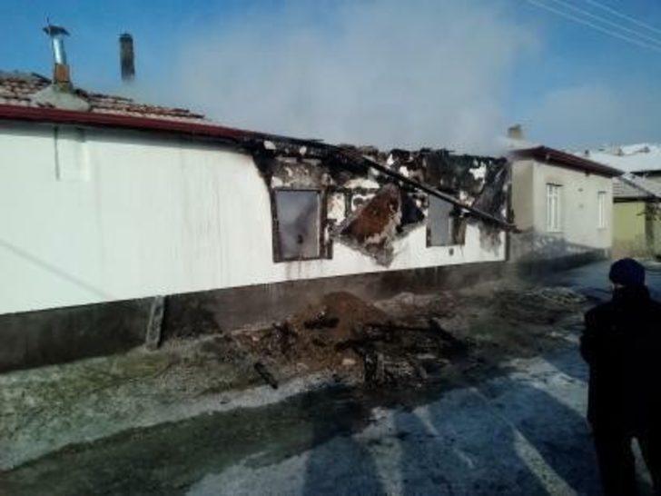 Yozgat’ta çıkan yangında mutfak tüpü patladı: 2 ölü G2