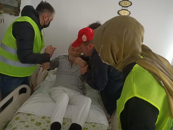 Evinde tedavi gören hastanın yardımına vefa ekipleri koştu G1