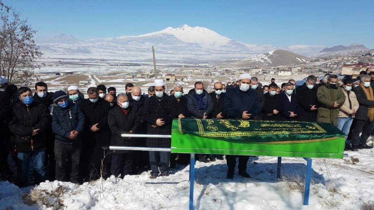 AK Parti TBMM Grup Amiri Halil Ergen&rsquo;in annesi son yolculuğuna uğurlandı