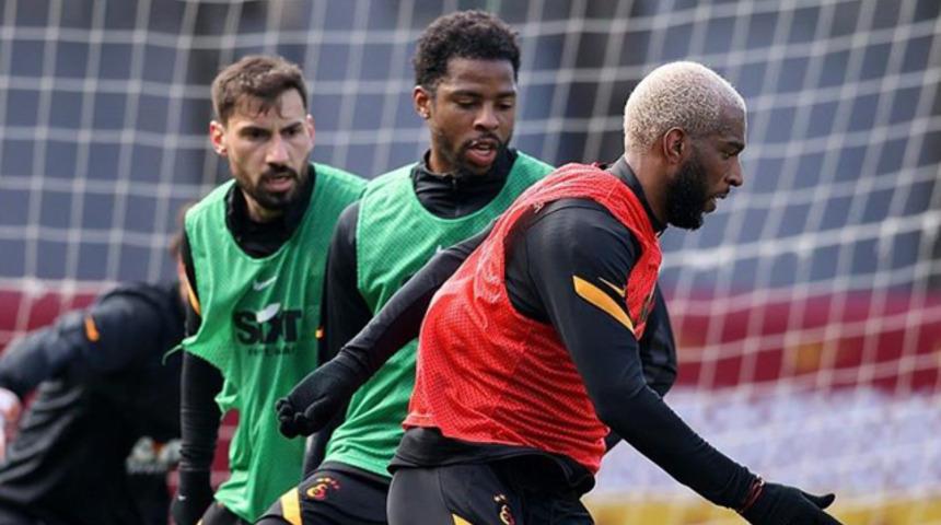 Galatasaray'da Halil Dervişoğlu takımla çalıştı