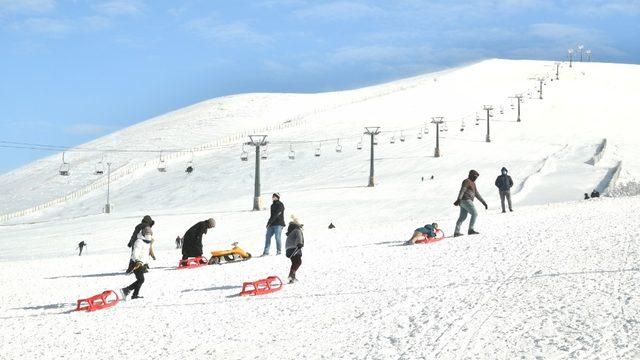 Ladik Akdağ’da kayak keyfi