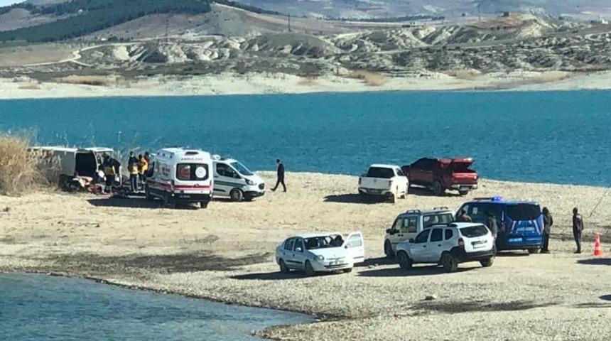 Son Dakika: Şanlıurfa'da korkunç olay: Minibüste 1'i çocuk 3 kişinin cesedi bulundu