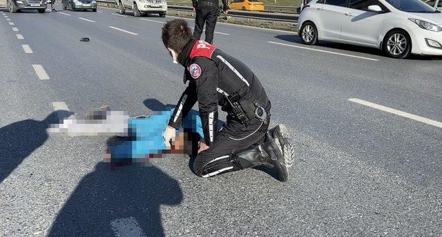 Köpeği kurtarmak isteyen çocuğa araba çarptı 1