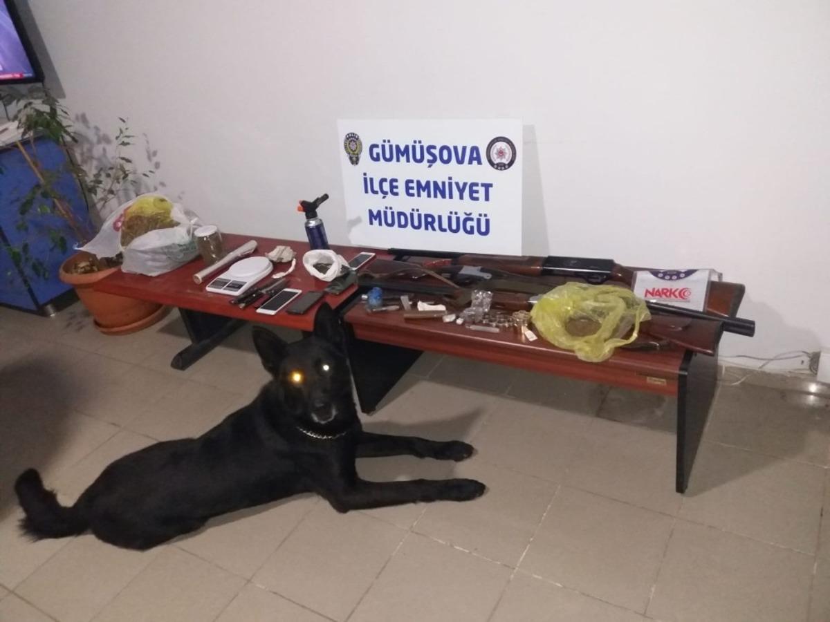 Polisin dikkati cephaneliği ortaya &ccedil;ıkardı