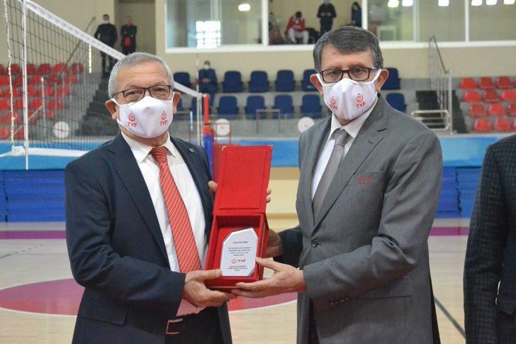 Hacı Erol ve Ahmet Akkaya’ya TVF’den Teşekkür Plaketi G2