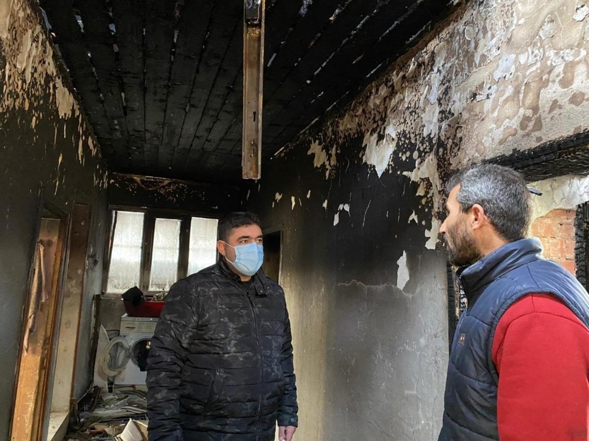 Evi yanan yabancı uyruklu ailelere Kızılay sahip &ccedil;ıktı