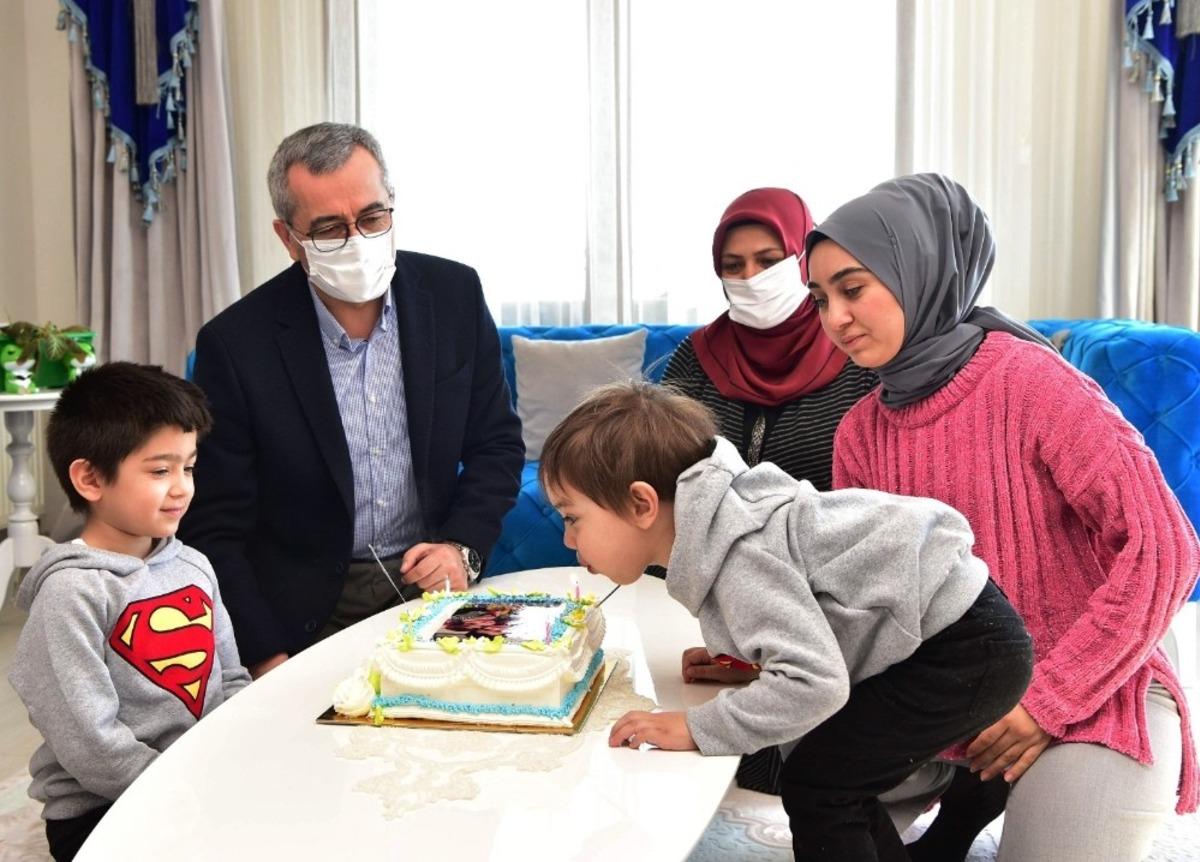 Şehidin oğluna doğum g&uuml;n&uuml; s&uuml;rprizi