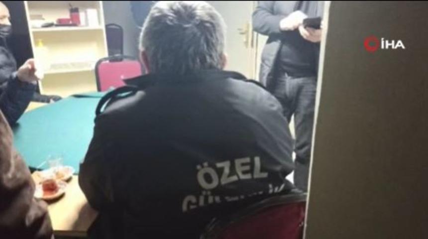 Kumar baskınında ‘Özel Güvenlik’ elbiseli oyunsever, polisi kandıramadı