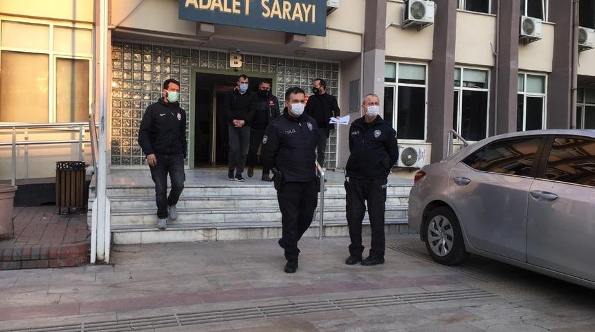 Polis kovaladı, uyuşturucu tacirleri geri geri kaçtı