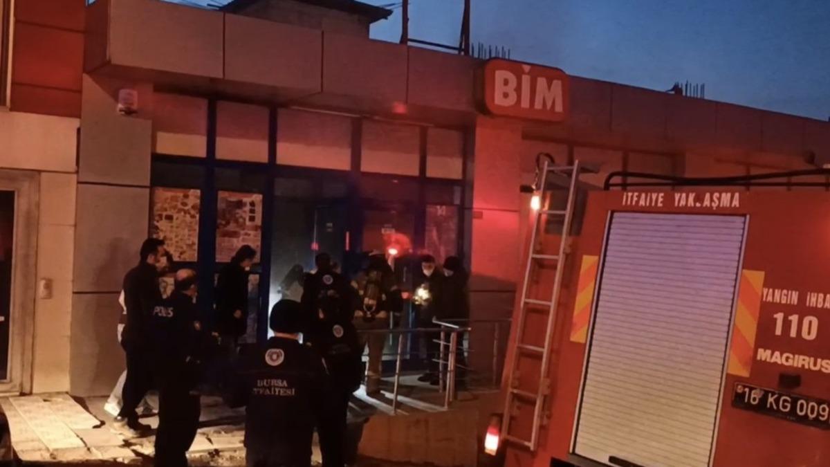 Bursa&rsquo;da marketin deposunda &ccedil;ıkan yangın s&ouml;nd&uuml;r&uuml;ld&uuml;