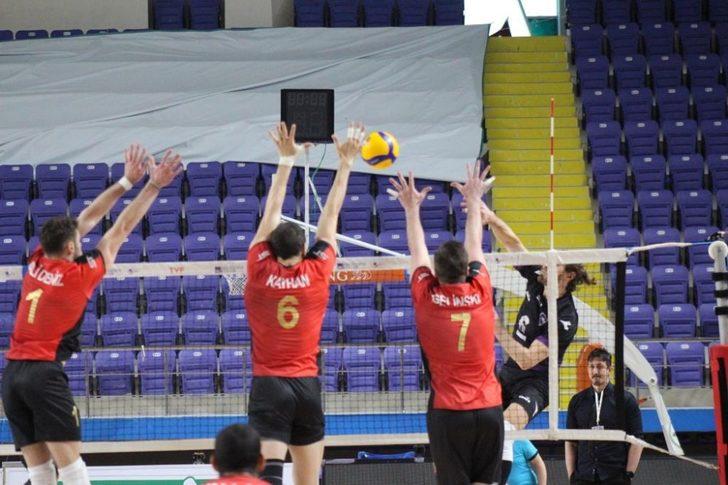 Efeler Ligi: Afyon Belediye Yüntaş: 2 - Spor Toto: 3 G3