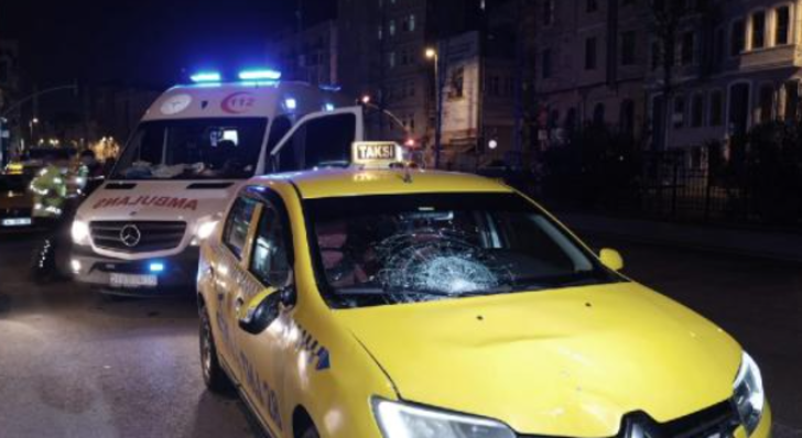 Beyoğlu'nda taksinin çarptığı yaya ağır yaralandı