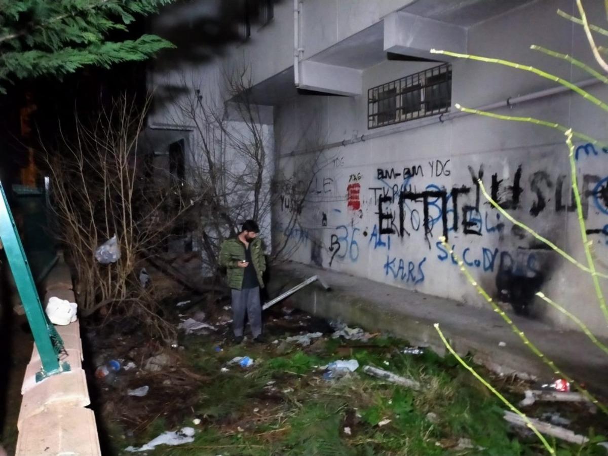 G&uuml;r&uuml;lt&uuml; yapan yabancı uyruklu şahıslar polisi g&ouml;r&uuml;nce camdan atladı