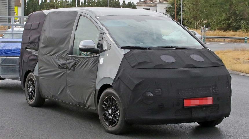 Yeni Hyundai Starex kameralara yakalandı