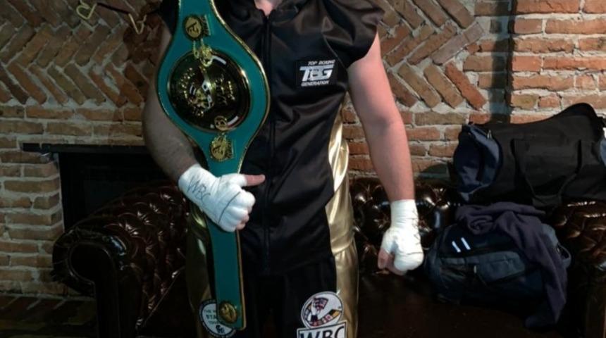 Ahıska T&uuml;rk&rsquo;&uuml; Usmanov WBC Asia Şampiyonu oldu