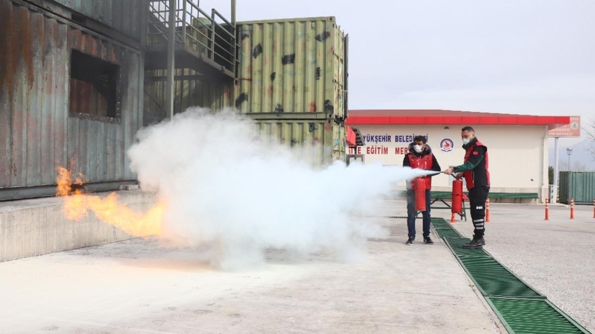 Denizli&rsquo;de arama kurtarma g&ouml;n&uuml;ll&uuml;lerine yangın eğitimi verildi