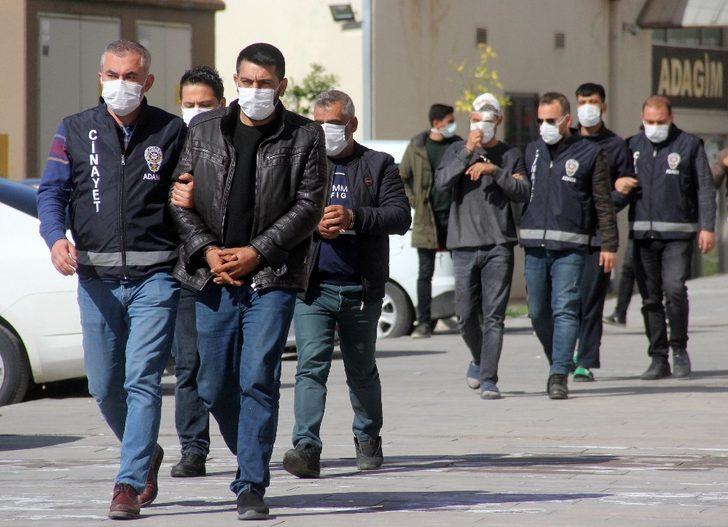 Arkadaşlarını yanlışlıkla öldürüp, işkence yaptıkları şahsa suçu attılar G1