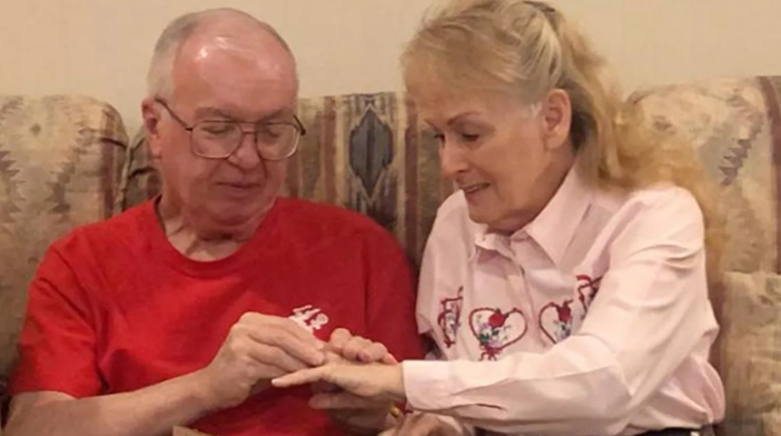 ABD'li kadın, 50 yıl önce kaybettiği alyansına kavuştu