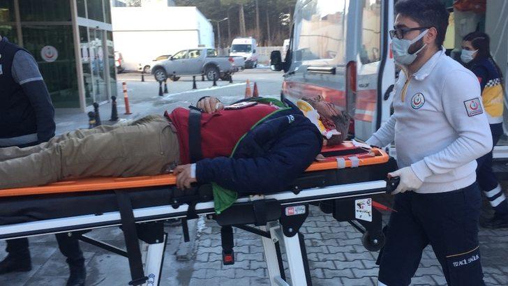 Yola çıkan köpeğe çarpan cip şarampole indi, sürücü yaralandı G5