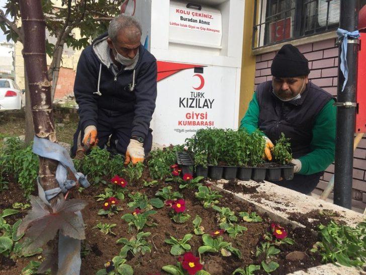 Efeler Belediyesi, muhtarlıkları çiçeklendirdi G3