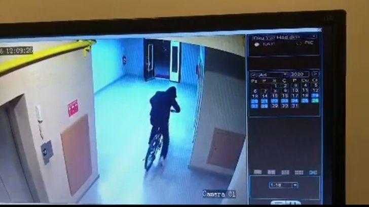 Bisiklet hırsızlığı apartmanın güvenlik kamerasına takıldı G4