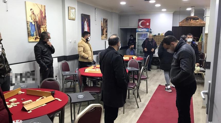 Hafta sonu kısıtlamasını umursamadılar, 62 bin lira ceza yediler
