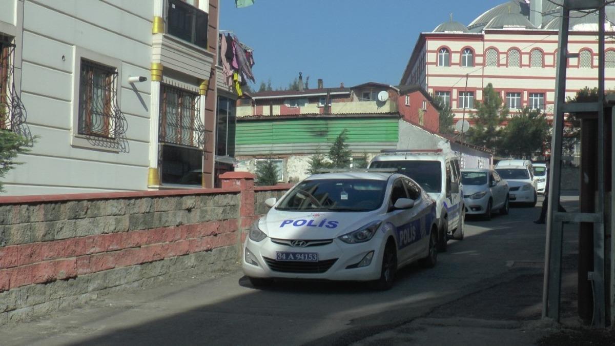 Pendik&rsquo;te 16 yaşındaki gen&ccedil; kız kendisini silah ile vurdu