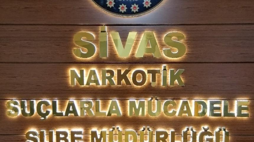 Uyuşturucu etkisinde ara&ccedil; kullandılar, bedelini ağır &ouml;dediler