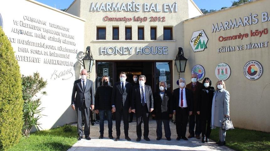 Muğla Valisi Tavlı, Marmaris Bal Evi’nde incelemelerde bulundu