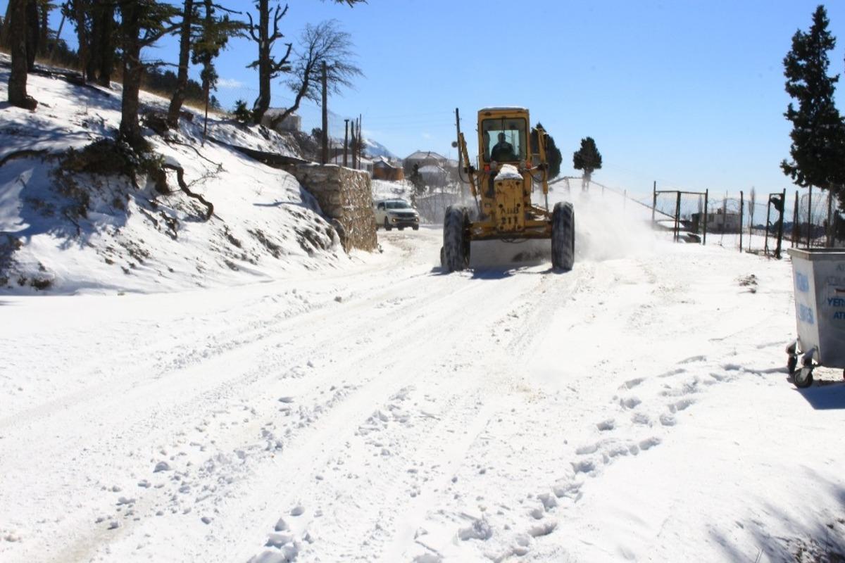B&uuml;y&uuml;kşehirin il&ccedil;elerdeki kış mesaisi s&uuml;r&uuml;yor