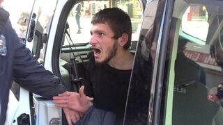 Metruk binaya giren şüpheli, polislere böyle 'dayılandı'