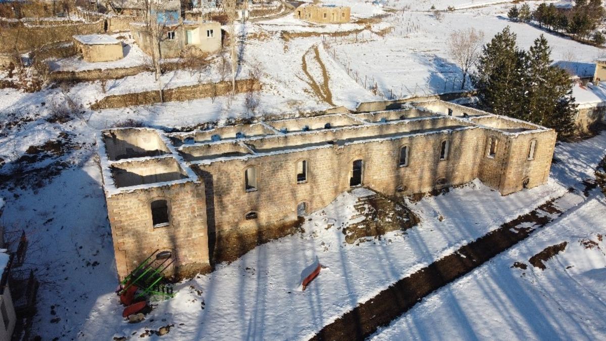 Atat&uuml;rk&rsquo;&uuml;n isteği ile yapılan okul tarihe ışık tutuyor