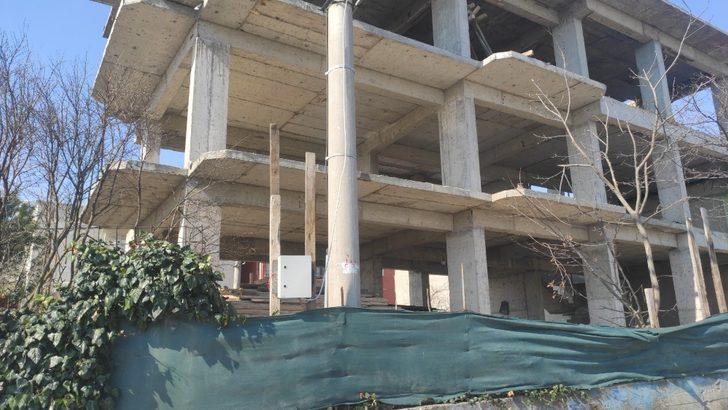 3 metre yüksekten beton zemine düşen inşaat işçisi yaralandı G3