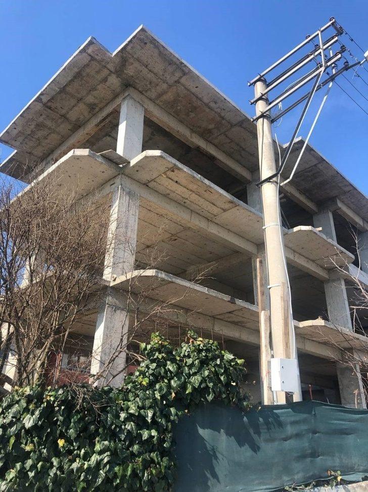 3 metre yüksekten beton zemine düşen inşaat işçisi yaralandı G4