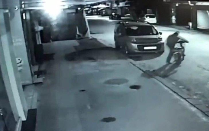 İnternetten takip edip hem bisikletlerini hem siparişlerini çaldılar G3