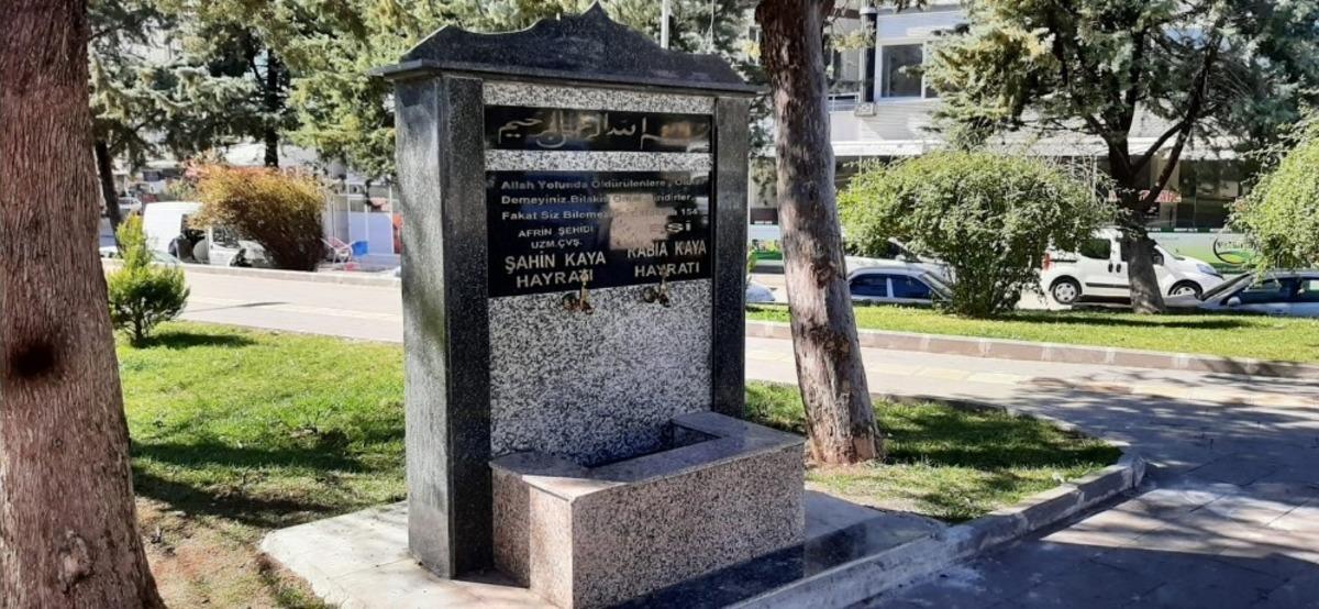 Nikah kıydıkları salonun &ouml;n&uuml;ne şehit eşinin adına &ccedil;eşme yaptırdı