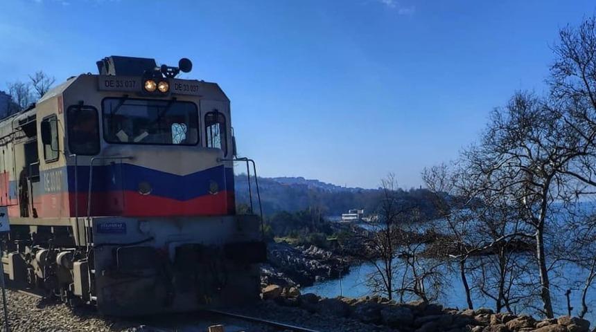 &Ccedil;&ouml;ken tren yolu tamir edildi