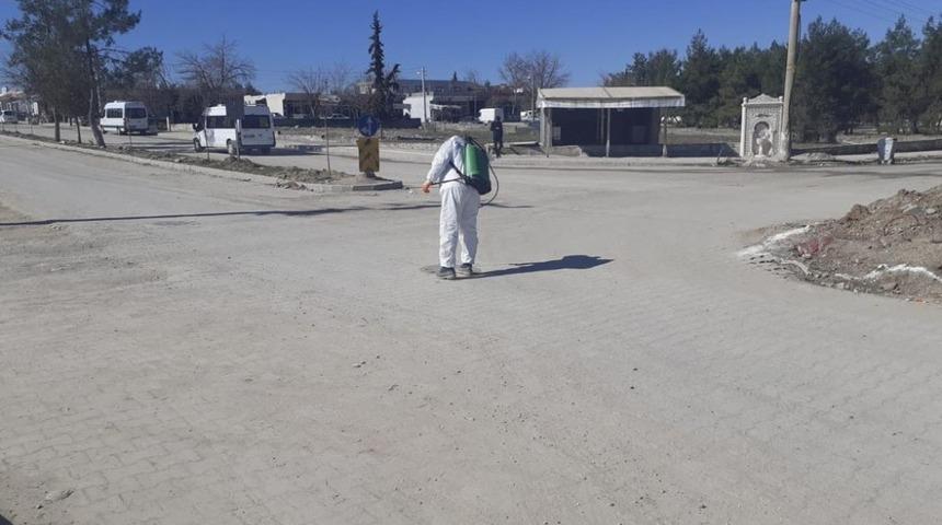 Samsat&rsquo;ta larva ile m&uuml;cadele &ccedil;alışmaları başlatıldı