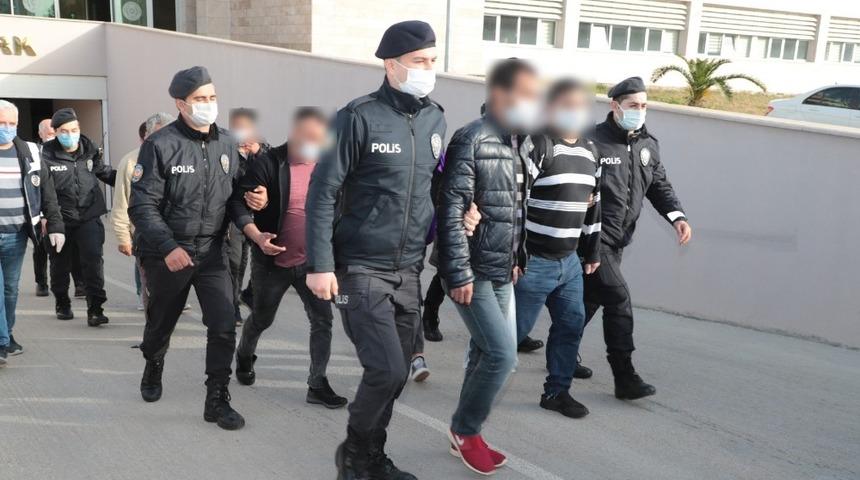 Antalya’da aranan 32 şüpheli yakalandı