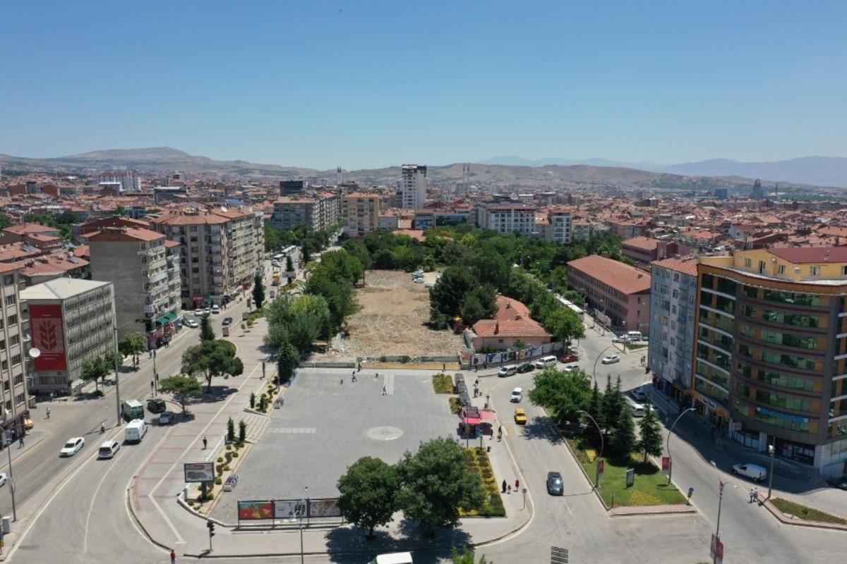 Başkan Şerifoğulları, &ldquo;Modern bir şehir inşa hedefiyle &ccedil;alışmalarımızı kararlılıkla s&uuml;rd&uuml;r&uuml;yoruz&rdquo;