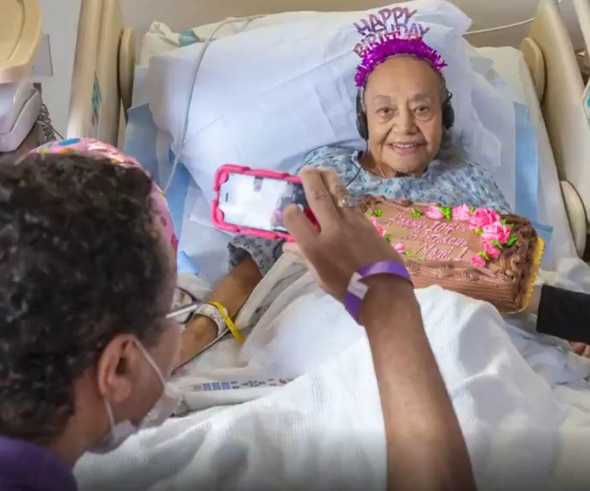 ABD'de 104 yaşına giren Kovid-19 hastasına doğum g&uuml;n&uuml; s&uuml;rprizi