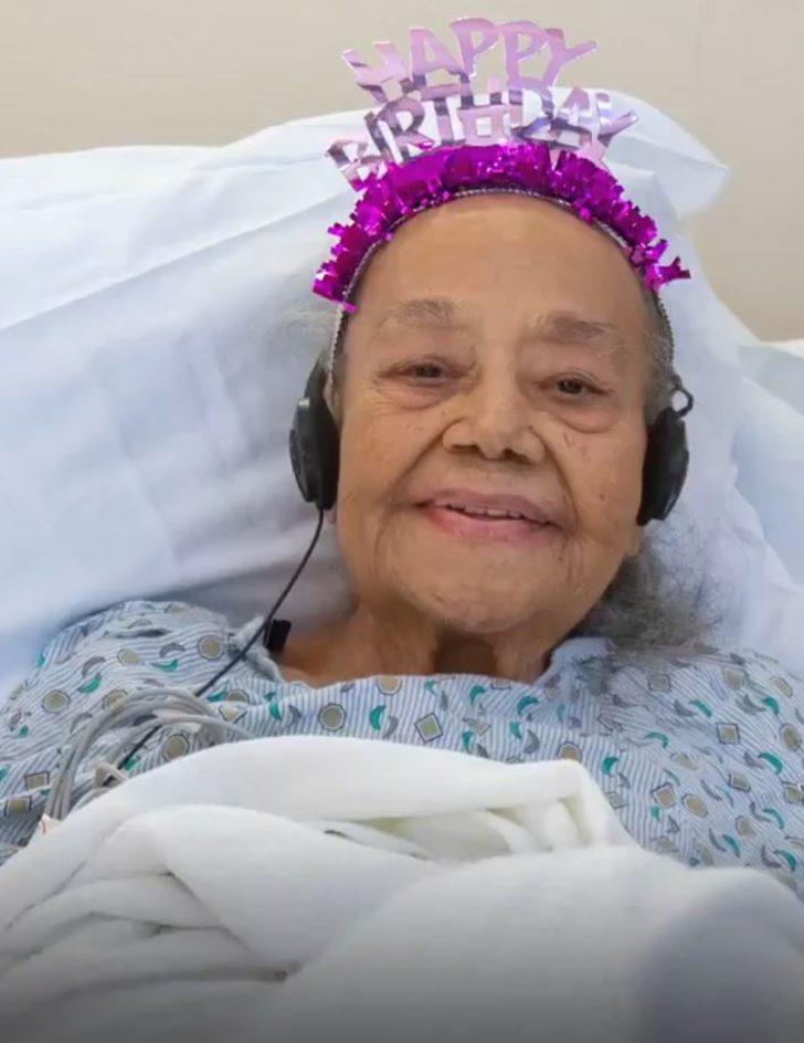 ABD'de 104 yaşına giren Kovid-19 hastasına doğum günü sürprizi G3