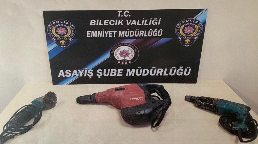 Hırsızlık olayı 90 saatlik kamera kayıtları incelenerek aydınlatıldı