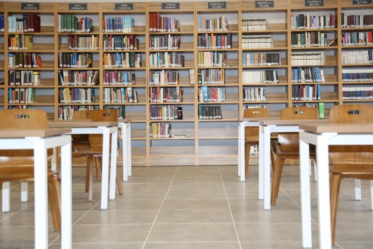 Fikir Sanat Akademisi K&uuml;t&uuml;phanesi okurlarını bekliyor