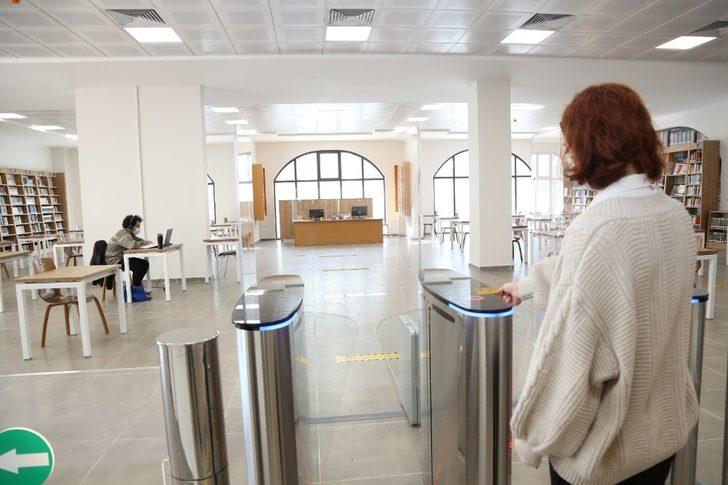 Fikir Sanat Akademisi Kütüphanesi okurlarını bekliyor G4