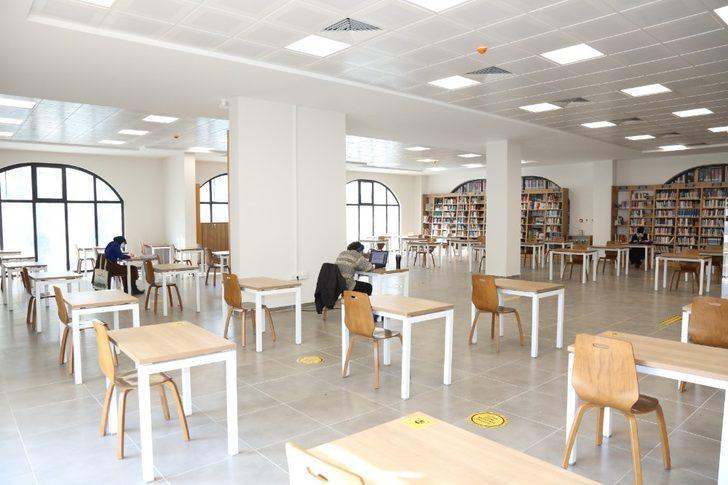 Fikir Sanat Akademisi Kütüphanesi okurlarını bekliyor G5